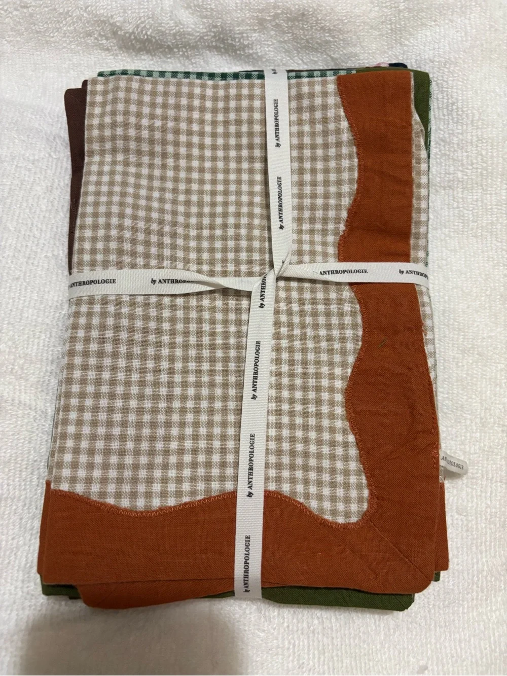 NWT Anthropologie Green, Pink,Navy & Tan Scallop Tea Towels-4 pack